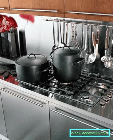 Küchenzubehör auf Schienen und Aufsätzen Küchenzubehör auf Schienen und Aufsätzen