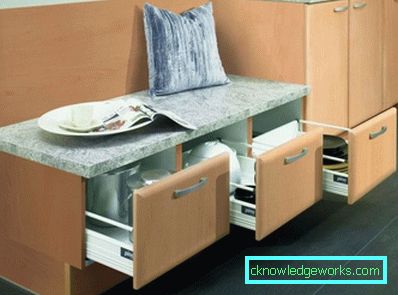 Sofas in der Küche mit Aufbewahrungsbox Sofas in der Küche mit Aufbewahrungsbox