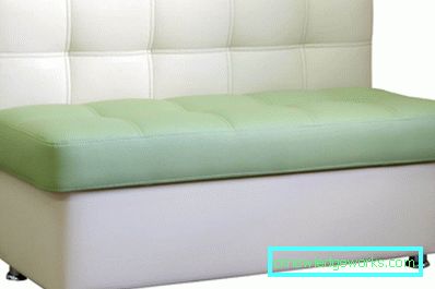 Sofas in der Küche mit Aufbewahrungsbox Sofas in der Küche mit Aufbewahrungsbox