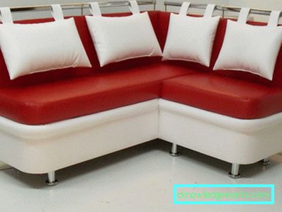 Sofas in der Küche mit Aufbewahrungsbox Sofas in der Küche mit Aufbewahrungsbox