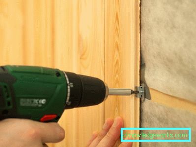 Foto: Korbstühle im Innenraum des Esszimmers