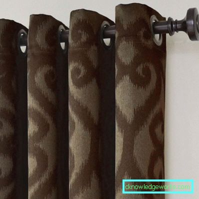 Weiße Vorhänge - kühnes Design mit Geschmack. Echte Fotos im Innenraum