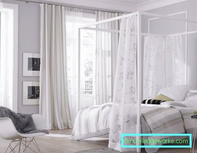 Weiße Vorhänge - kühnes Design mit Geschmack. Echte Fotos im Innenraum