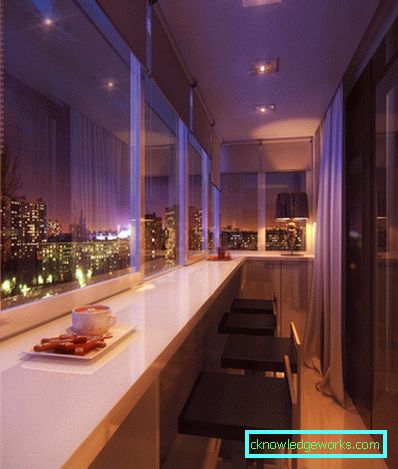Design der Küche, kombiniert mit einem Balkon Design der Küche, kombiniert mit einem Balkon