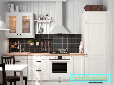 Küchendesignfläche von 8 Quadratmetern. meter mit kühlschrank Küchendesignfläche von 8 Quadratmetern. meter mit kühlschrank