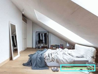 Schlafzimmerdesign auf dem Dachboden - Fotos von Innenräumen