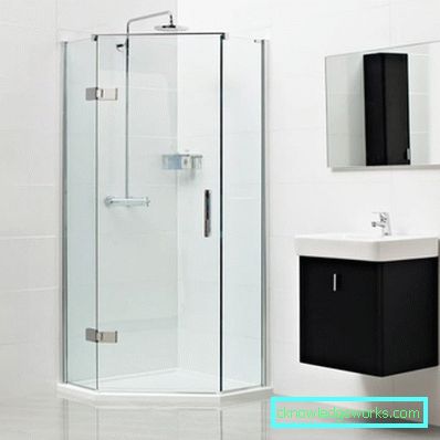 7 Duschkabinen im Badezimmer
