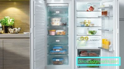 Zweitüriger Kühlschrank mit Gefrierfach Zweitüriger Kühlschrank mit Gefrierfach