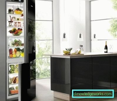 Atlant Kühlschrank mit zwei Abteilen Atlant Kühlschrank mit zwei Abteilen