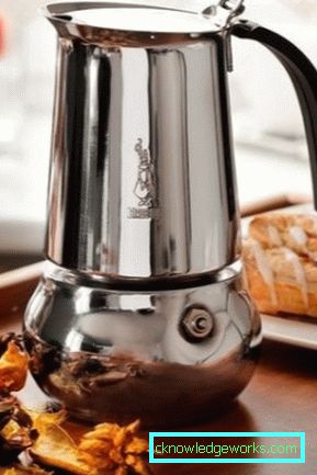 Geysir-Kaffeemaschine für Induktionsherd Geysir-Kaffeemaschine für Induktionsherd