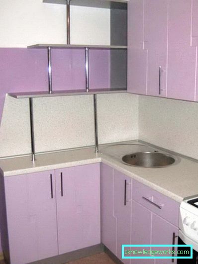 Wie man Küchenschränke an die Wand hängt Wie man Küchenschränke an die Wand hängt