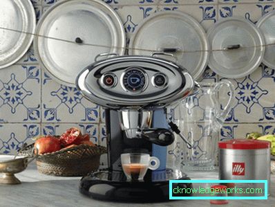 Kompakte Kaffeemaschinen für zu Hause Kompakte Kaffeemaschinen für zu Hause