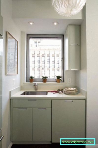 Küche mit Waschbecken am Fenster Küche mit Waschbecken am Fenster