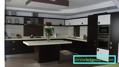 Küche kombiniert mit Wohnzimmer in einem Privathaus