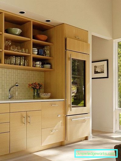 Kleine Küche von 5 Quadratmetern. m mit Kühlschrank Kleine Küche von 5 Quadratmetern. m mit Kühlschrank