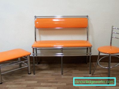 Kleines Sofa in der Küche Kleines Sofa in der Küche