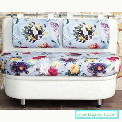 Kleines Sofa in der Küche Kleines Sofa in der Küche