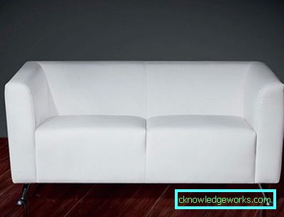 Kleines Sofa in der Küche Kleines Sofa in der Küche
