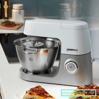 Kenwood Mischer mit Schüssel Kenwood Mischer mit Schüssel