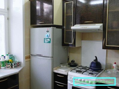 Kann ich den Kühlschrank neben den Gasherd stellen? Kann ich den Kühlschrank neben den Gasherd stellen?
