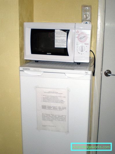 Kann ich eine Mikrowelle auf den Kühlschrank stellen? Kann ich eine Mikrowelle auf den Kühlschrank stellen?