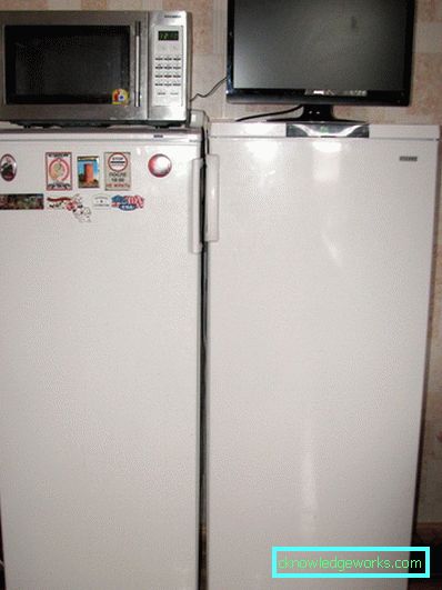 Kann ich eine Mikrowelle auf den Kühlschrank stellen? Kann ich eine Mikrowelle auf den Kühlschrank stellen?