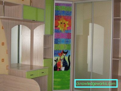 138-Kleiderschrank im Kinderzimmer - was