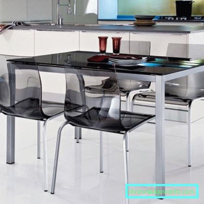 Stühle auf dem Metallgestell für die Küche Stühle auf Metallgestell für die Küche