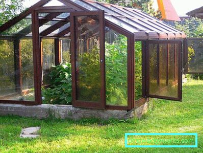 Die Details der Herstellung von Gewächshäusern aus Fensterrahmen Die Details der Herstellung von Gewächshäusern aus Fensterrahmen