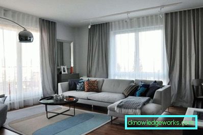 Ecksofa im Wohnzimmerinnenraum - Fotobeispiele und Bestückungsmethoden
