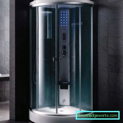 Badezimmer mit Dusche