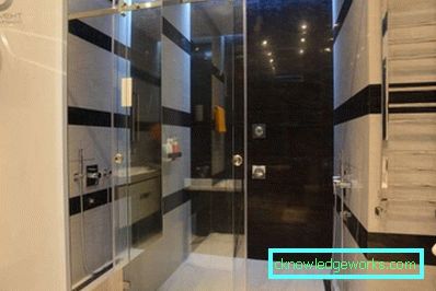 Badezimmer mit Dusche