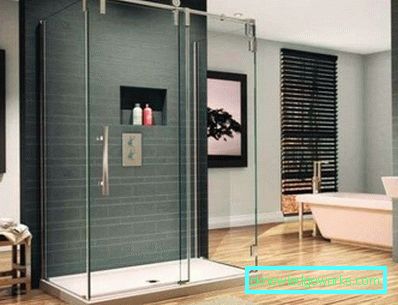 Badezimmer mit Dusche