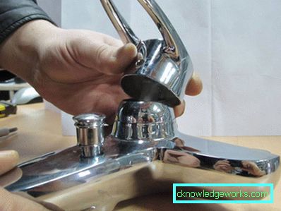 Ersetzen der Patrone im Mixer Ersetzen Sie die Patrone im Mixer
